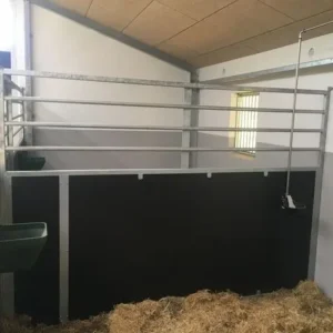 hesteboks skillevæg m. vandrette tremmer