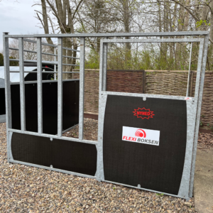 Løsdrift front til heste med dør til højre